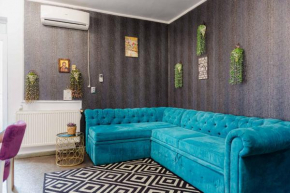 AZUR CYAN HOUSE
